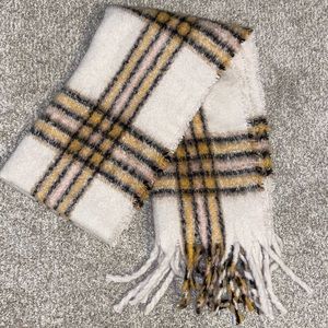 Steve Madden Scarf